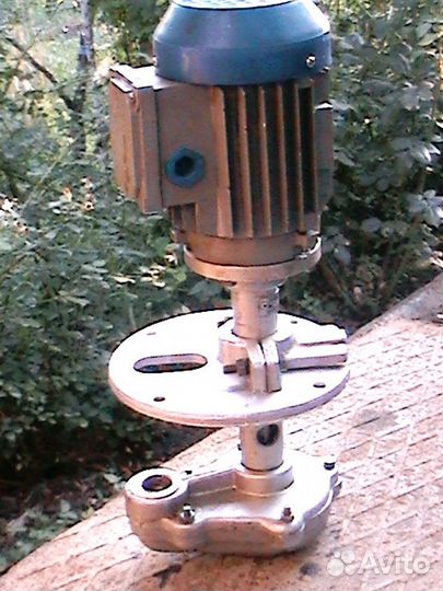 Насос для охлаждающей жидкости для станков