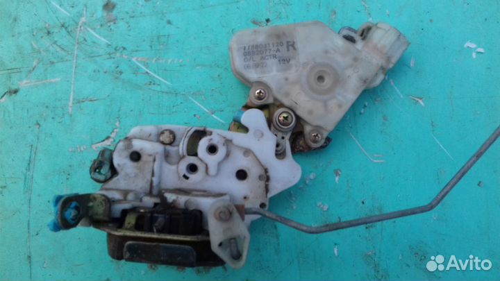 Замок задней правой двери Ниссан Альмера Классик