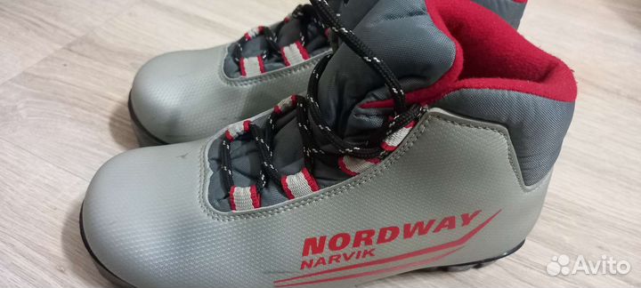 Лыжные ботинки