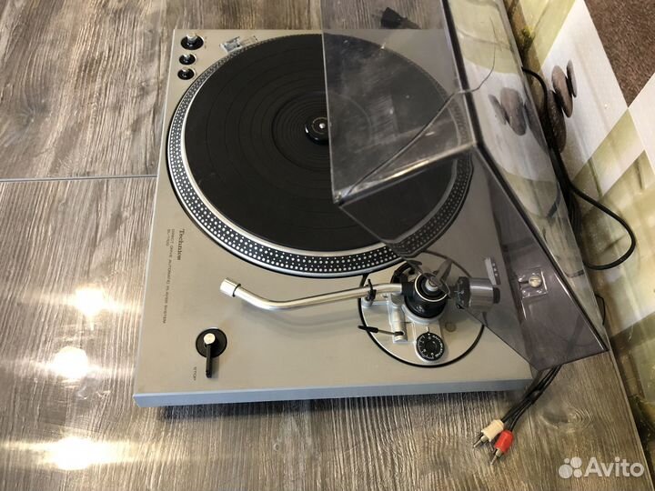 Проигрыватель винила Technics SL 1700