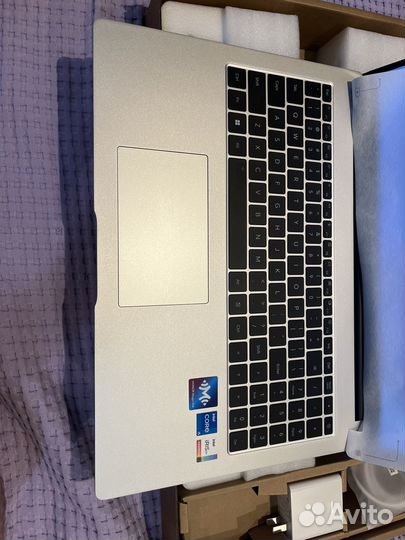 Продам ноутбук honor MagicBook X16 Pro