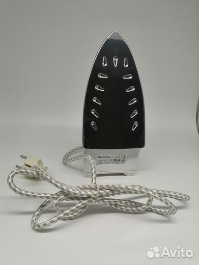 Новый утюг Elenberg SI-3004