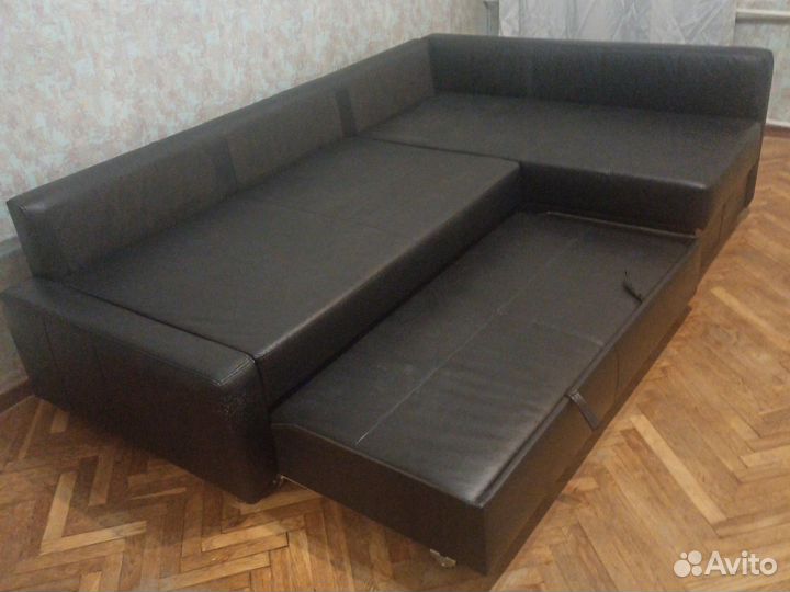 Угловой диван бу, кожзам икеа