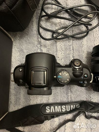 Зеркальный фотоаппарат Samsung NX11