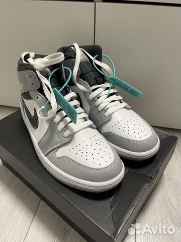 Air Jordan 1 Mid “Light Smoke Grey”