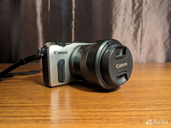 Canon EOS M, богатый комплект