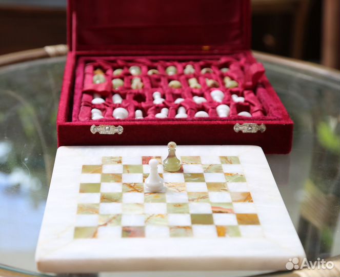 Подарочные шахматы из оникса (камень)