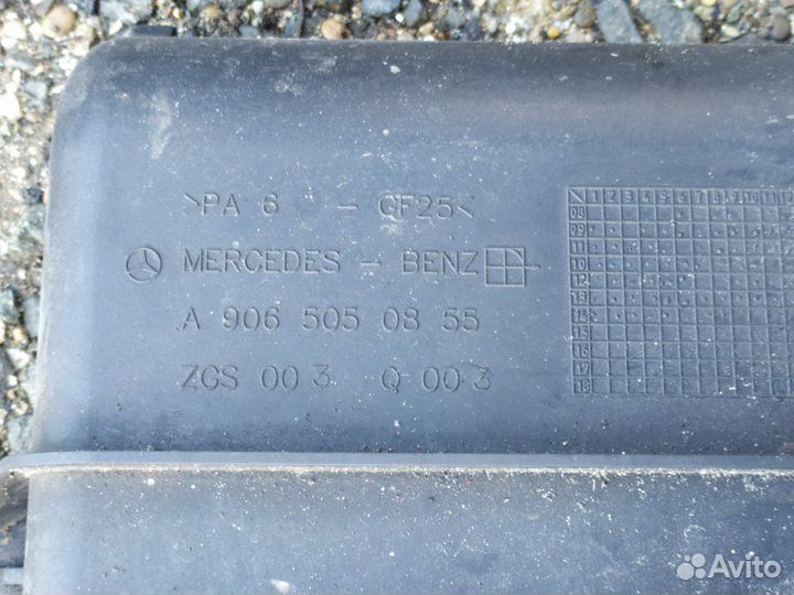 Диффузор радиатора Mercedes Sprinter W906 2.1D 651