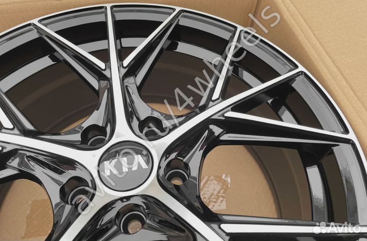 Диски на Kia Stinger R18