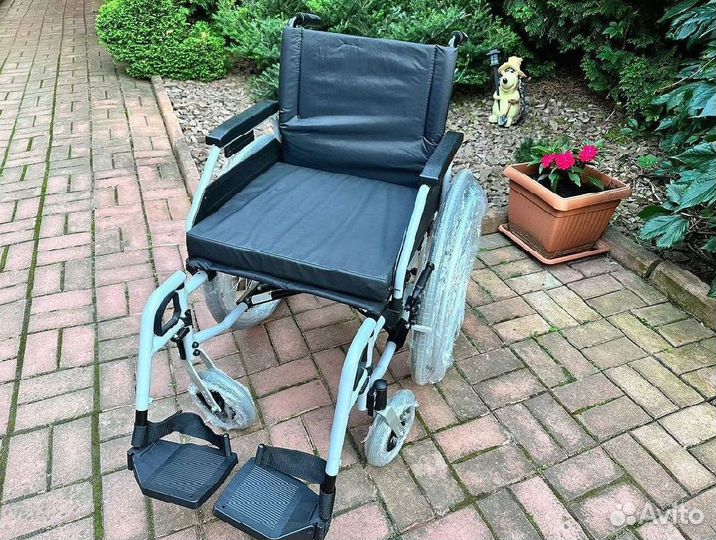 Кресло коляска для инвалидов