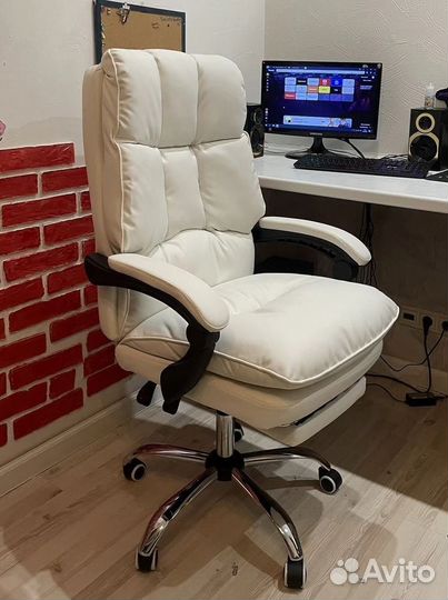 Компьютерное офисное кресло с массажем (новые)
