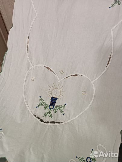 Новогодняя дорожка на стол вышитая