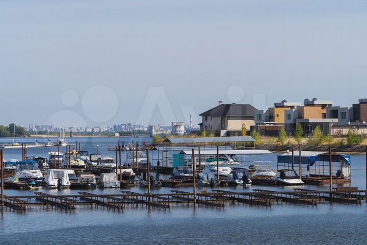 Коттедж 225 м² на участке 6 сот.