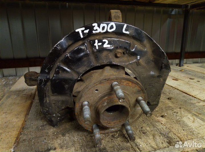 Кулак (цапфа) передний левый Chevrolet Aveo T300