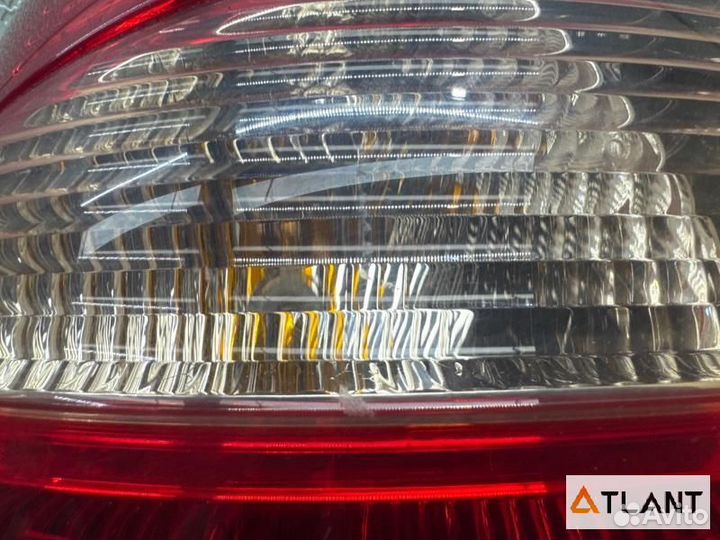 Стоп-сигнал задний левый toyota prius