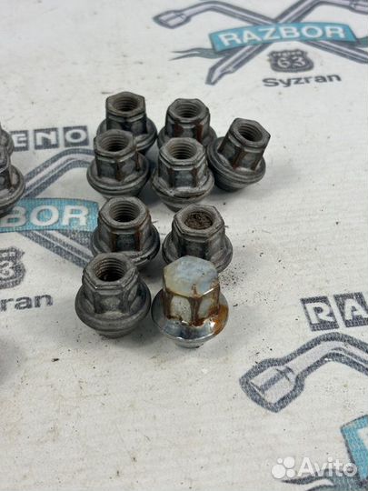 Болт колесный Ford Focus седан sida 8B58854 2008