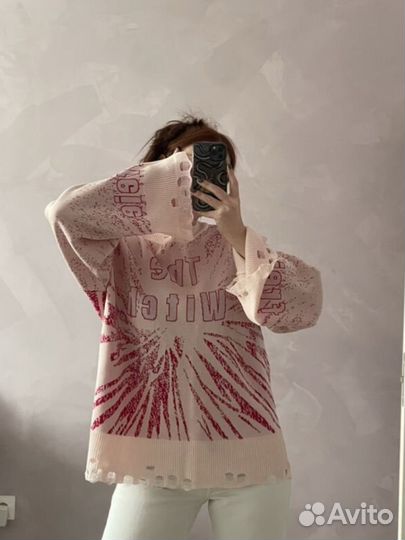 Новый свитер розовый The Witch