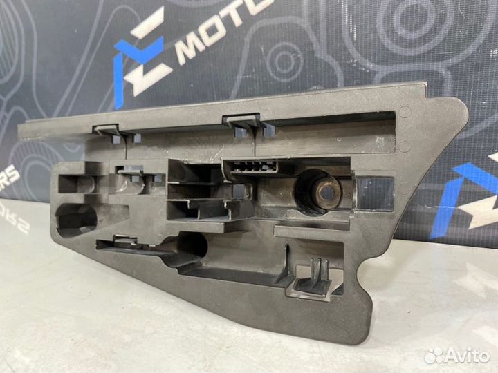 Отсек под инструмент Audi A6 C6 BDW 2004