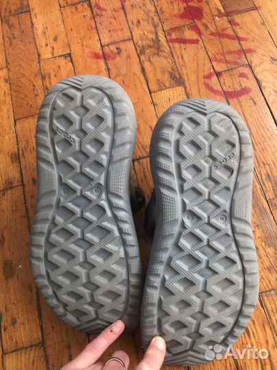 Сандалии crocs