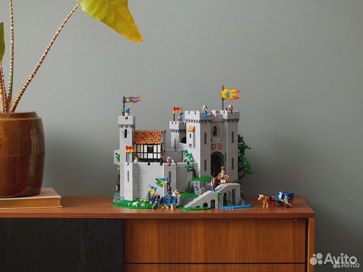 Lego - ideas (Замок Рыцарей Льва - 10305)