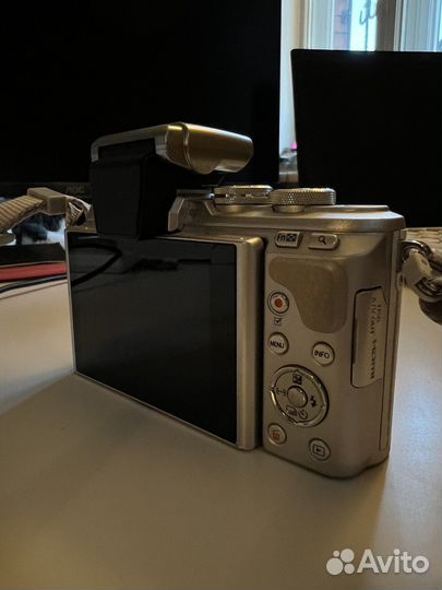 Продам Olympus Pen E-Pl8
