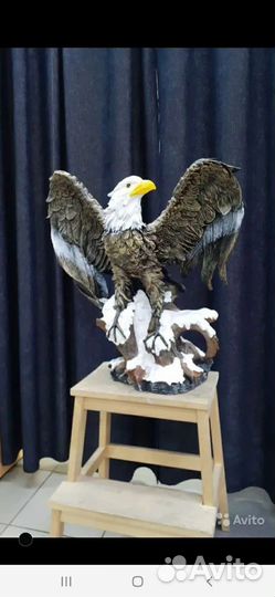Статуэтка орла