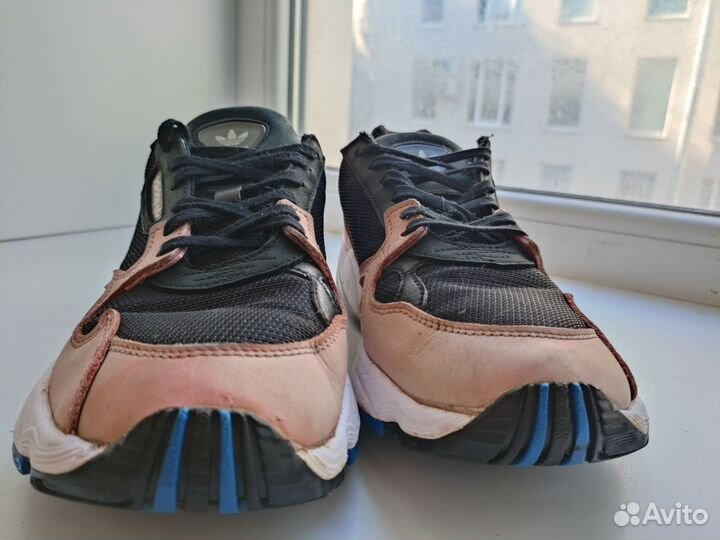 Кроссовки adidas falcon