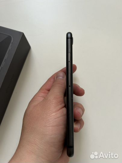 Телефон iPhone8