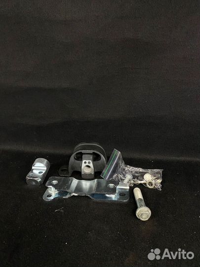 Опора двигателя усиленная от 2110 на Лада Веста