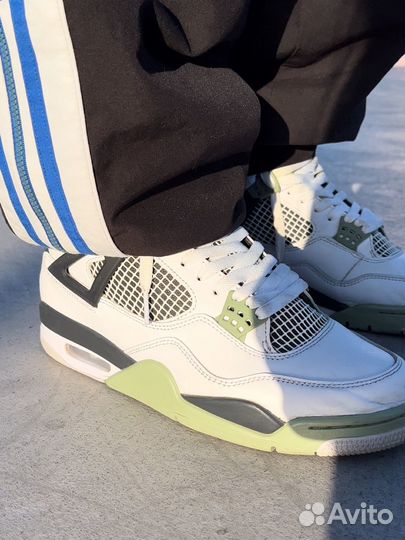 Nike Air Jordan 4 olive green