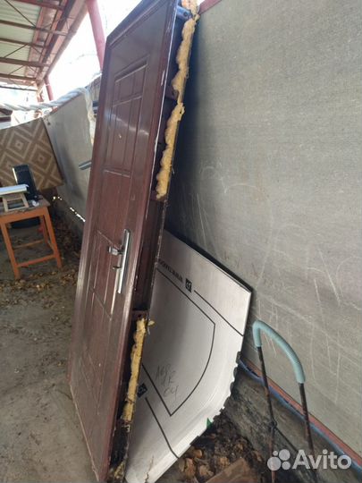 Дверь входная б/у