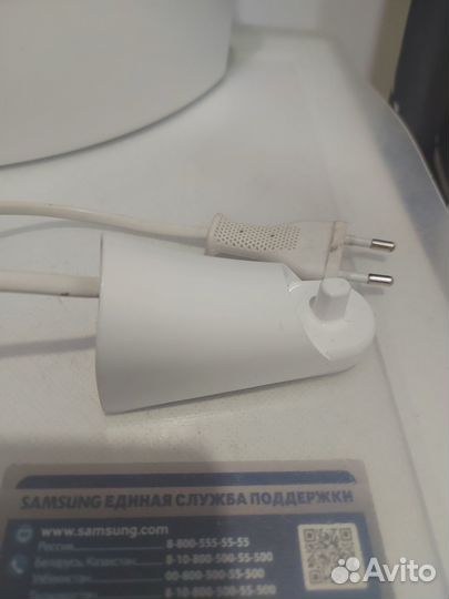 Электрическая зубная щетка oral-b