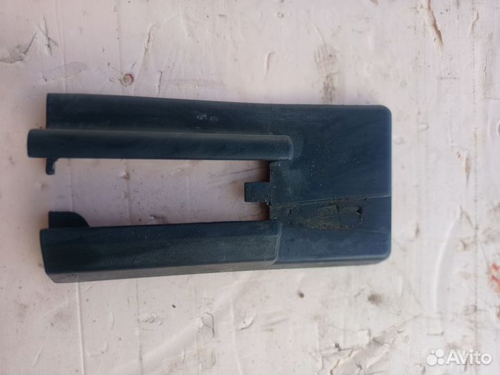 Накладка салазки сиденья передняя левая W164 merce