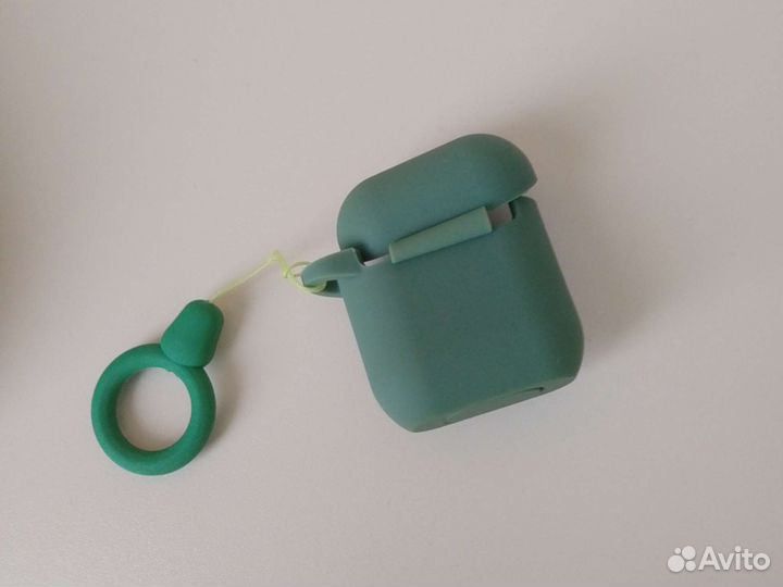Продам чехол от Airpods
