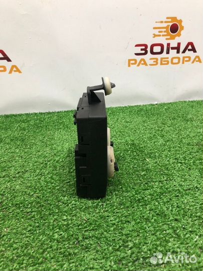 Блок управления дверьми передний правый Volkswagen