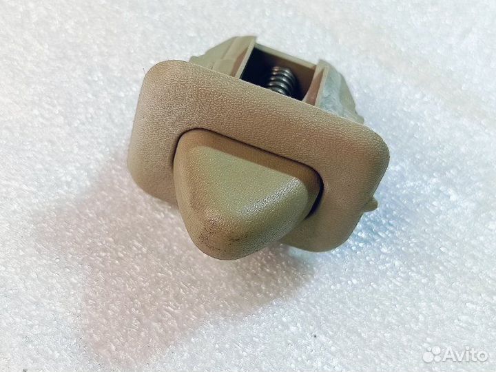 Фиксатор пола багажника Toyota Vista Ardeo ZZV50