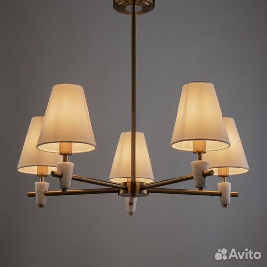 Люстра на штанге Freya Pietra FR5371CL-05BS