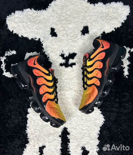 Nike Air Vapormax Plus “Crimson Sunset”