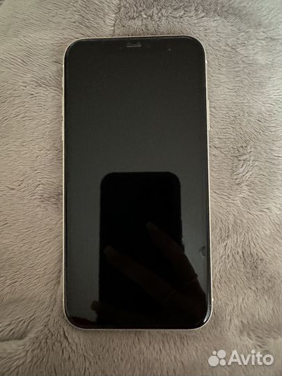 Телефон iPhone 11