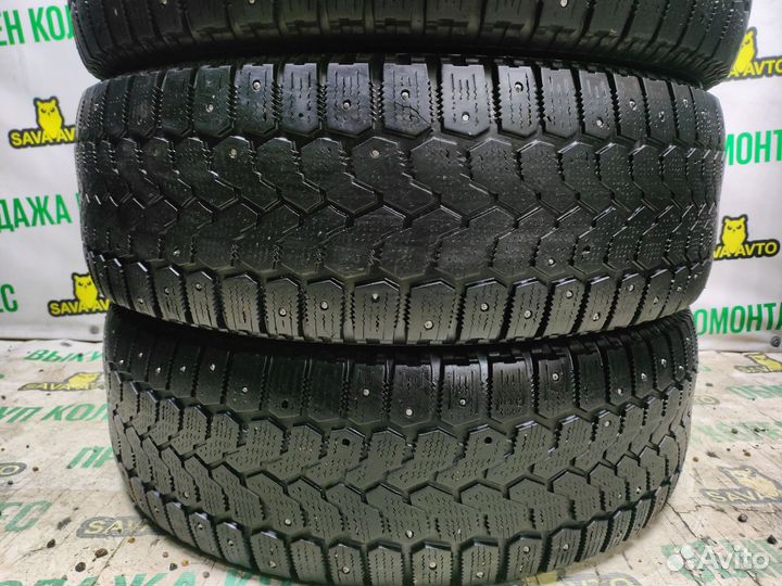 Yokohama Ice Guard F700Z 215/70 R16