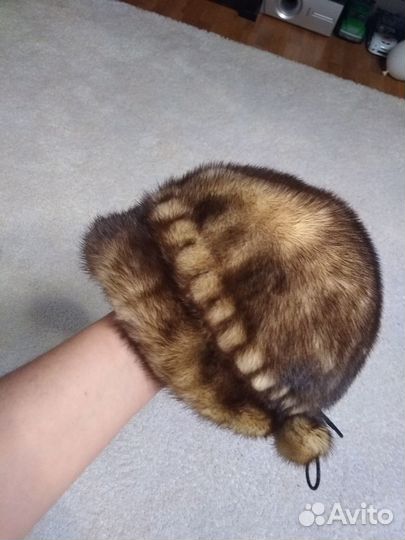 Женская меховая шапка