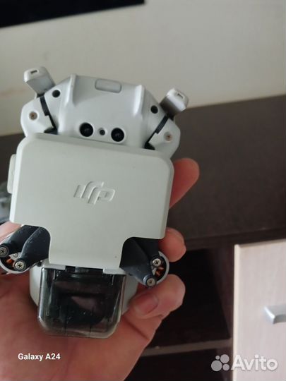Квадрокоптер dji mini 2 + батарея и зарядный хаб