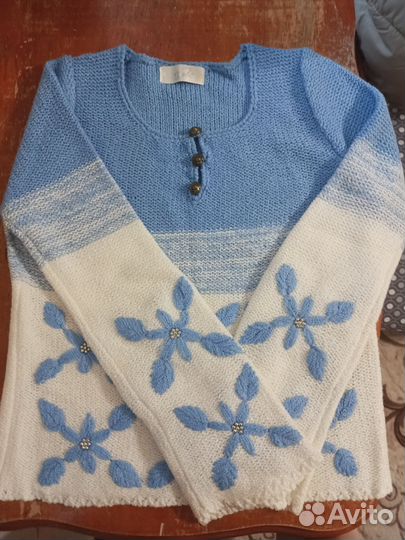 Свитер