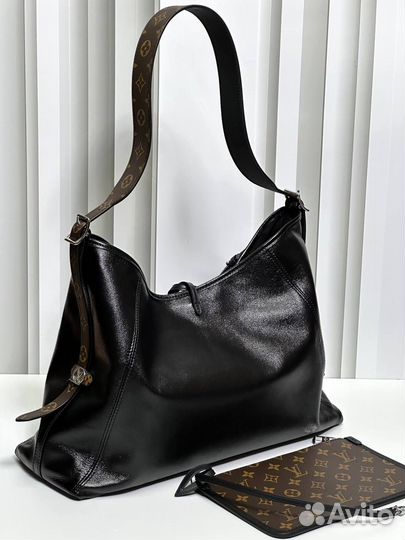 Сумка Carry All Vibe Louis Vuitton