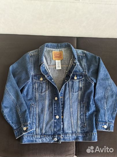 Джинсовая куртка levis