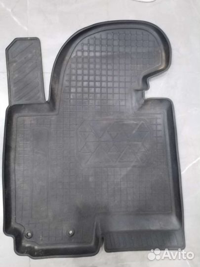 Автомобильные коврики резиновые