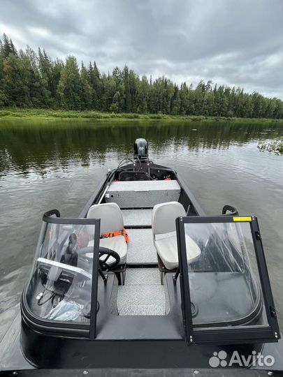 Водометная лодка