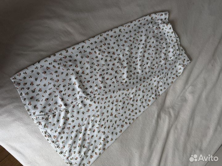 Летний женский костюм с юбкой на запах