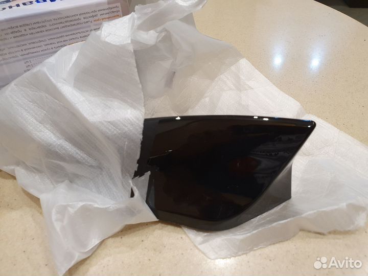 Антенна плавник на крышу авто (Универсальная)