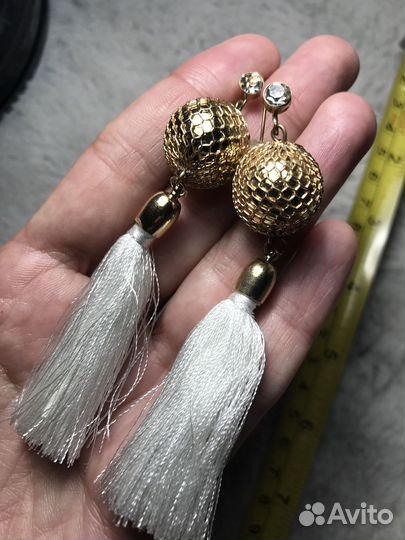 Вечерние сережки белые кисточки цвет золото